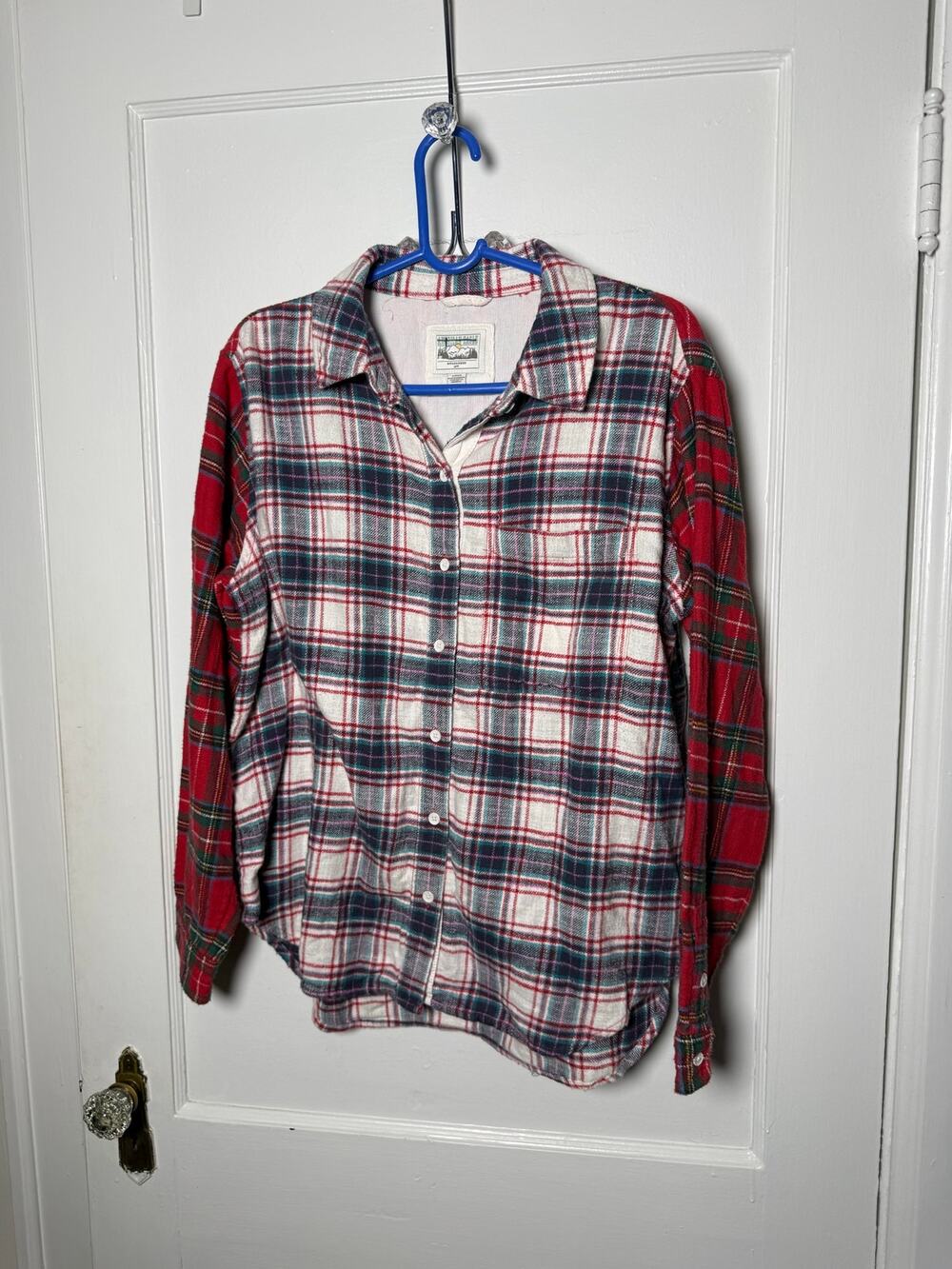 American Eagle Plaid Flannel Shirt Red Green Tartan Christmas Cabin Grunge